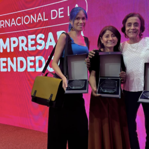 Mujeres empresarias de Aceleradora de Innovación Textil triunfan en XXI Foro Internacional de la Mujer Empresaria y Emprendedora