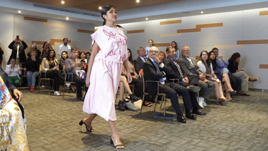 Evento de cierre de programa Activa, Crece y Progresa, destacando el talento de la mujer emprendedora peruana en la industria textil